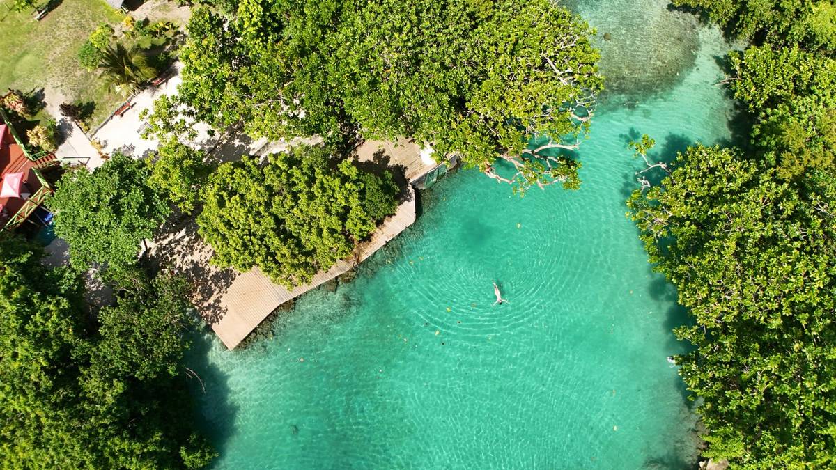Blue Lagoon in Efate